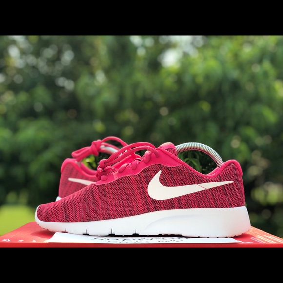 nike tanjun 7y